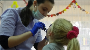 Осигуряване на стоматологична консултация за над осемдесет деца на възраст от 3 до 7 години по проект „Подкрепено детско развитие”, снимка 1